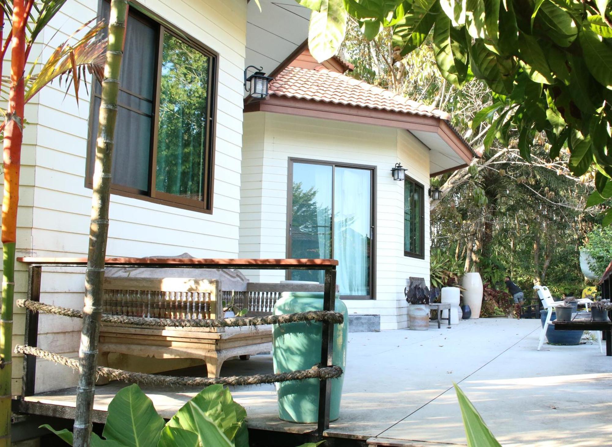 Navari Homestay Районг Екстер'єр фото