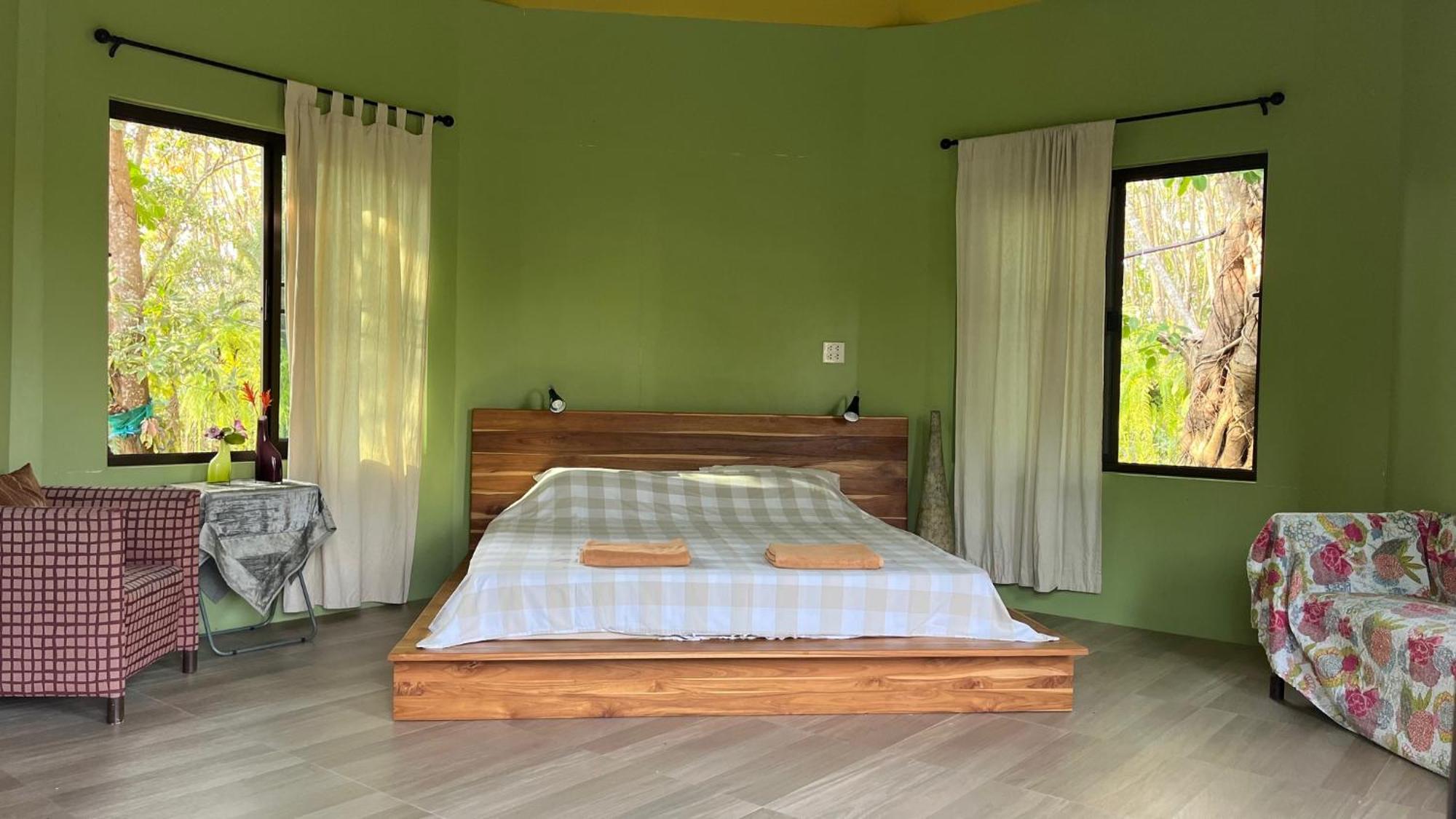 Navari Homestay Районг Екстер'єр фото