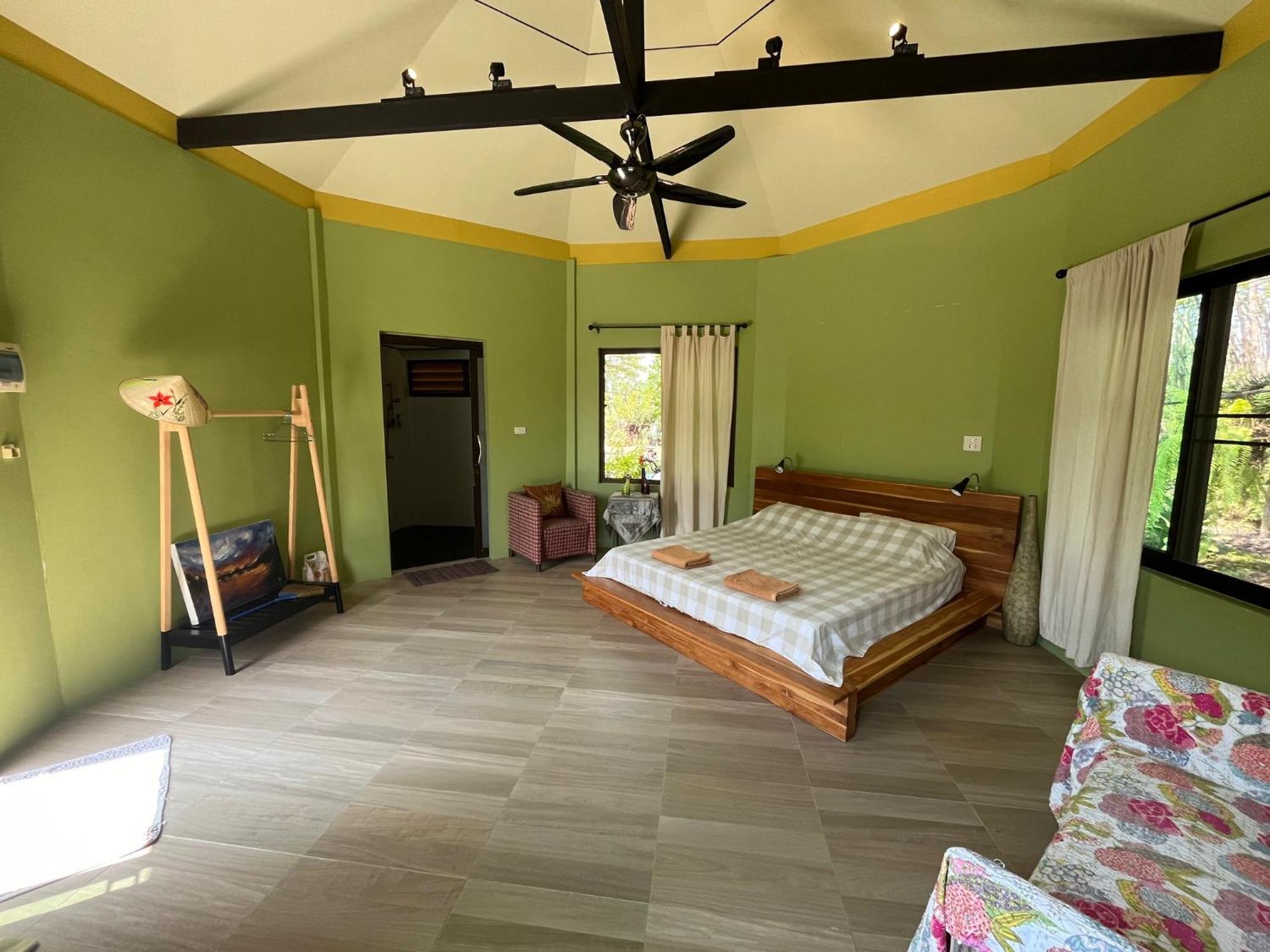 Navari Homestay Районг Екстер'єр фото